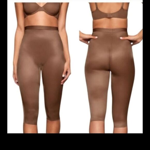 Skims Simply Bare Collection Cropped Leggings Size XXS NWT color Cocao